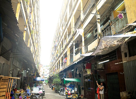 Co Giang apartment block has seriously downgraded in District 1, HCMC (Photo: SGGP)
